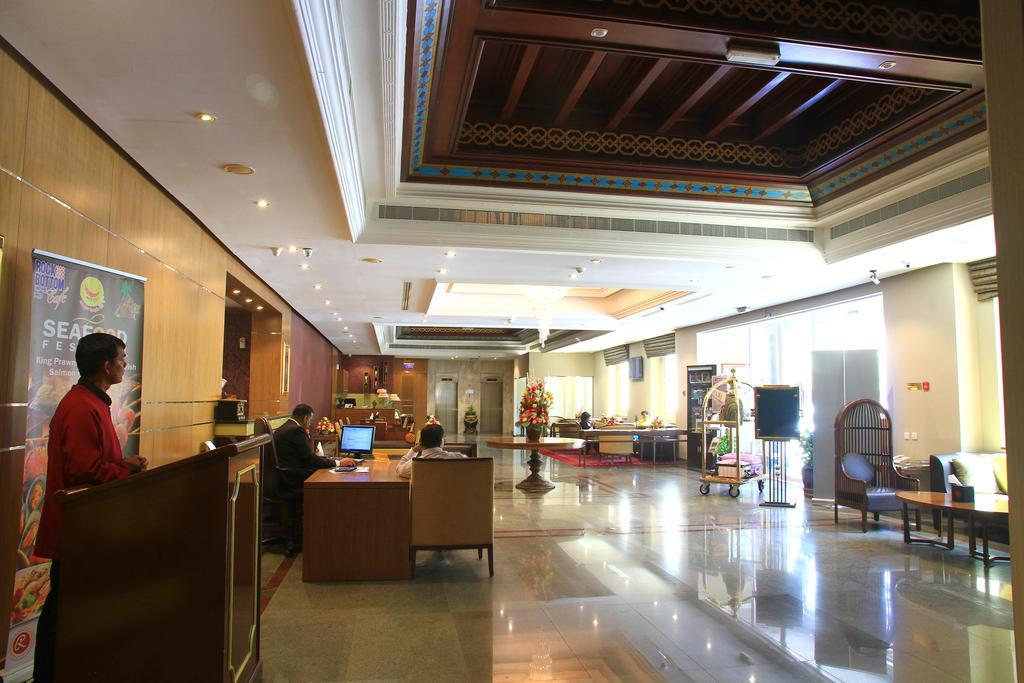 Ramee Guestline Hotel Muscat Exteriör bild